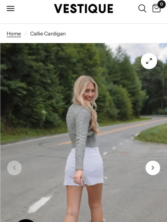 vestique Gray Cropped Cable-Knit Cardigan with Cream Floral Buttons - Picture 4 of 5